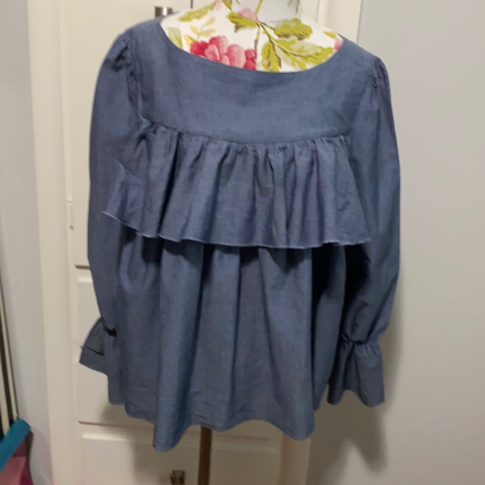 Women’s Banana Republic size L shirt
